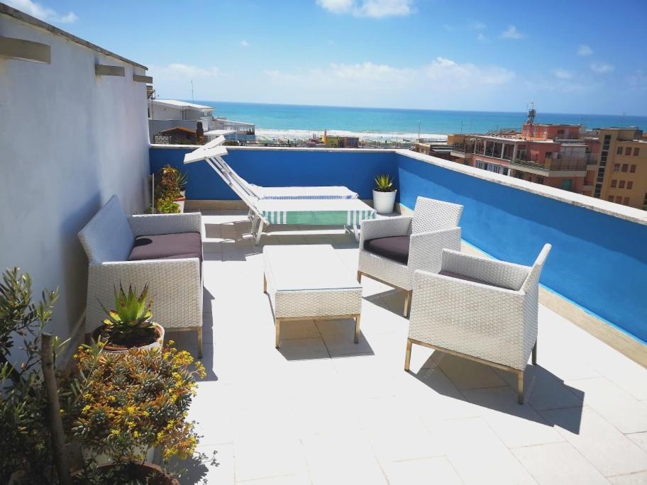 Attico Lux Lägenhet Lido di Ostia Exteriör bild